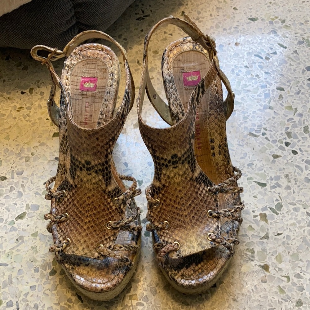 Elaine Turner Isabella Python Wedge